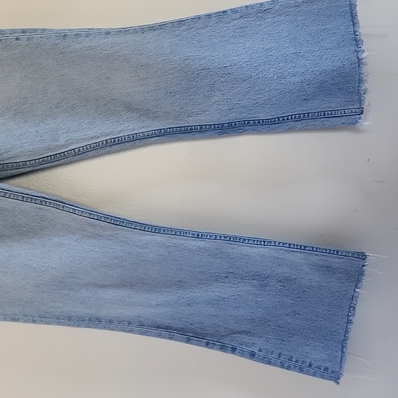 Reformation Mid-Rise Crop Flare Jeans In Sky Blue Size 25 - Picture 8 of 14